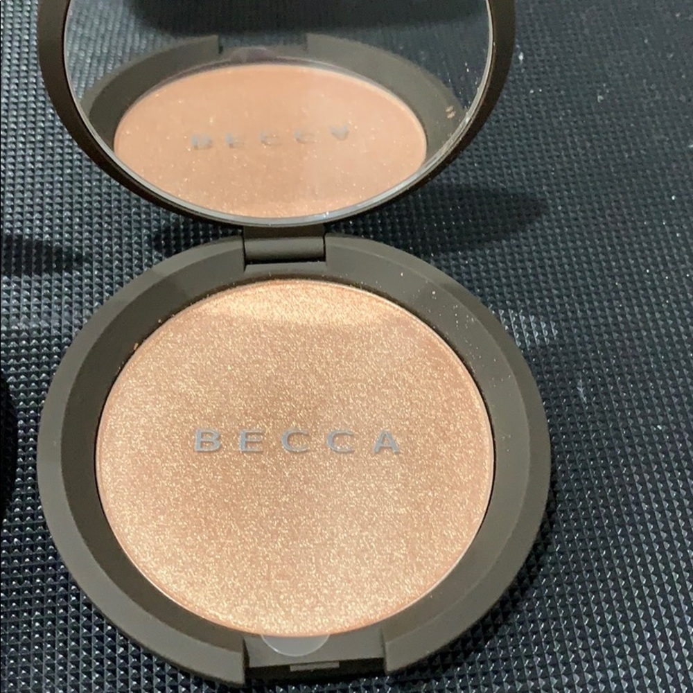 Becca Shimmering Skin Perfector